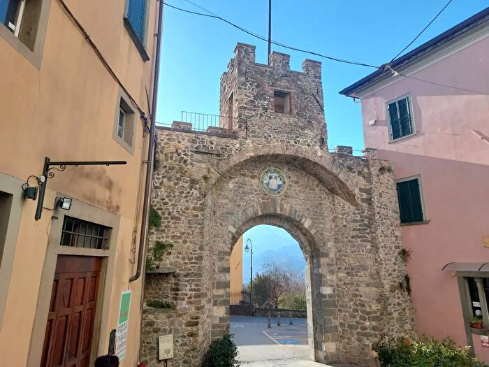 Appartamento con 5 locali in vendita in Barga