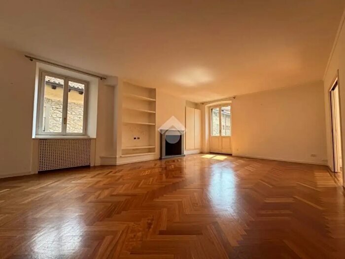 Appartamento trilocale in affitto in Via Bartolomeo Colleoni, Bergamo