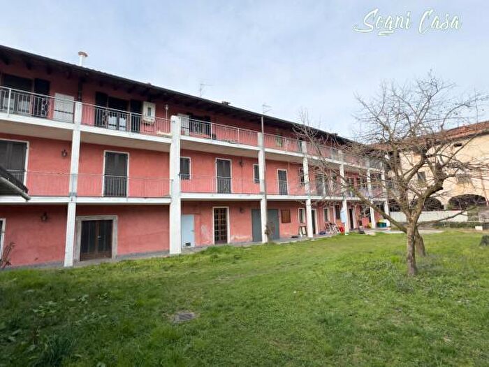 Casa quadrilocale in vendita in Piazza Maggiotti, Cavaglietto