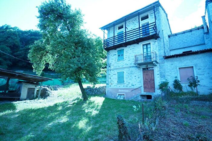 Casa con 5 locali in vendita in Via Coloredo, Gordona