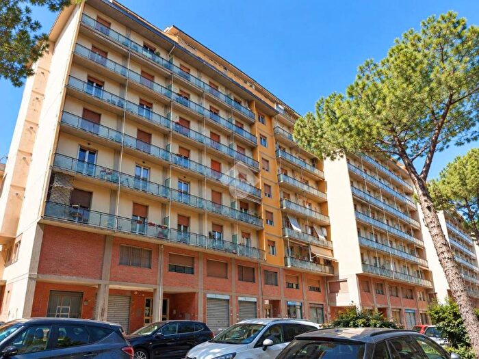 Appartamento trilocale in affitto in Via Caduti di Cefalonia, Novoli, Firenze
