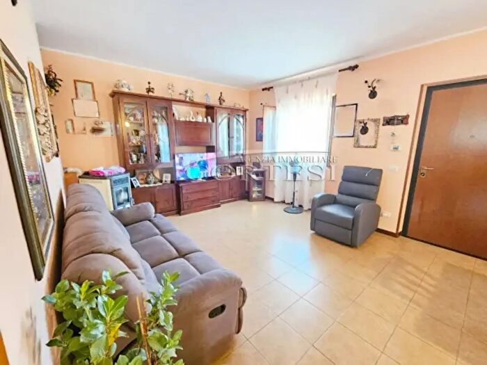 Appartamento quadrilocale in vendita in Via Alessandro Magi Spinetti, Umbertide