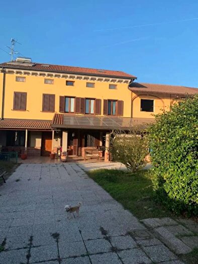 Casa con 6 locali in vendita in Via Roma Motta De Conti, Motta De Conti