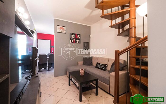 Appartamento trilocale in vendita in Vicolo Piave, Misinto