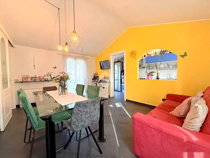 Appartamento trilocale in vendita in Corso Italia, Caronno Pertusella