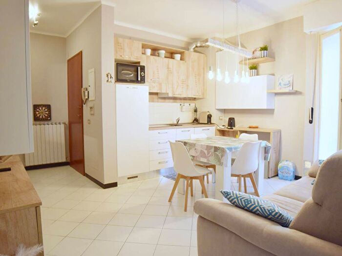 Appartamento trilocale in affitto in Via Leonardo da Vinci, Via Roma Borgo Barusso, Alassio