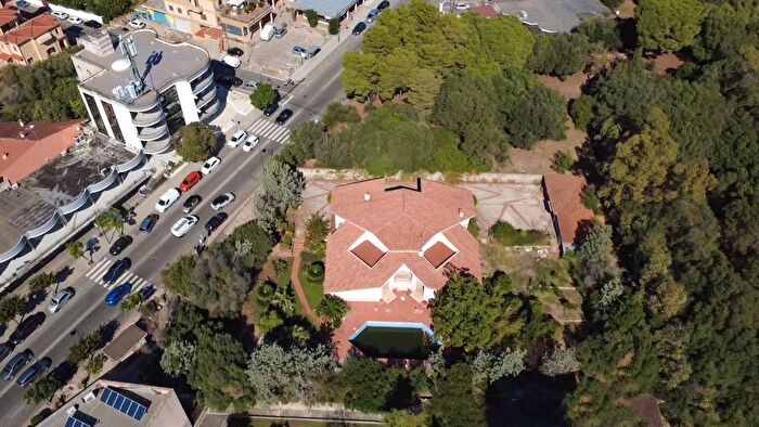 Casa con 5 locali in vendita in Viale Aldo Moro, Olbia