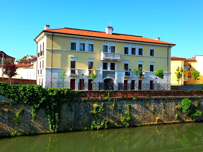 Appartamento con 5 locali in affitto in Contra Ponte Novo, Centro Storico, Vicenza