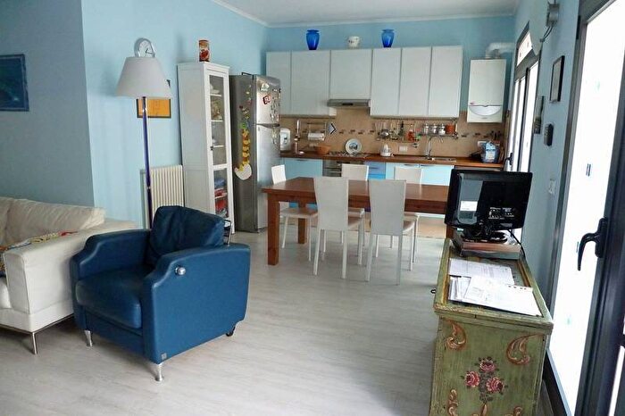 Appartamento quadrilocale in affitto in Pugliola Solaro, Lerici