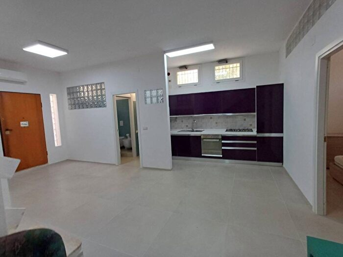 Appartamento trilocale in affitto in Via del Tricolore, Parco di Terramaini, Cagliari