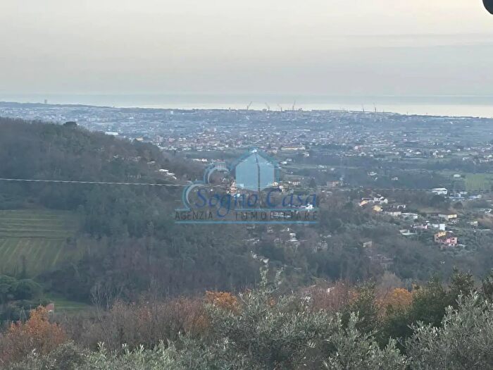 Appartamento con 6 locali in vendita in Castelnuovo Magra