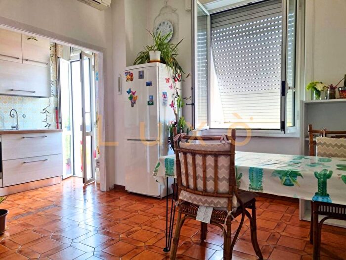 Appartamento bilocale in affitto in Piazza Guglielmo Miani, Famagosta, Milano