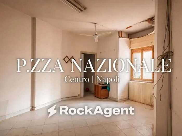 Appartamento con 5 locali in vendita in Via Tommaso Giovanni Blanch, Napoli