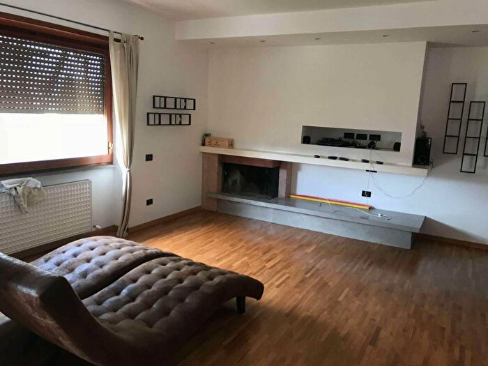 Appartamento quadrilocale in affitto in Via Alessandro Parisotti, Infernetto, Roma