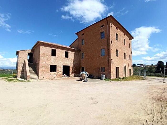 Appartamento quadrilocale in vendita in Via Pozzuolo, Castiglione Del Lago
