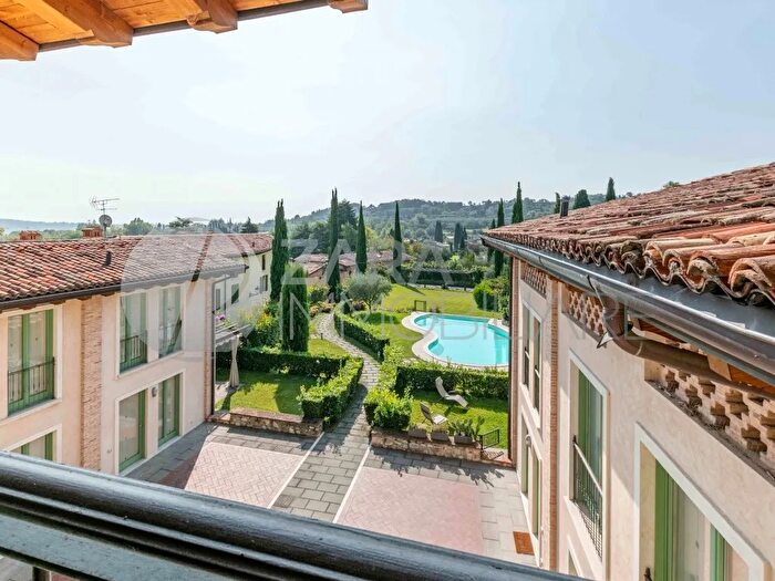 Appartamento trilocale in vendita in Via Fontana Vecchia, San Felice Del Benaco