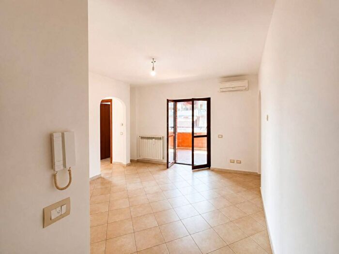 Appartamento trilocale in affitto in Via delle Gardenie, Campo Limpido Favale Collenocello, Tivoli