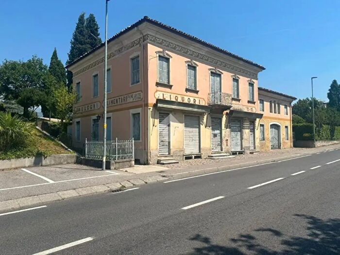 Casa con 8 locali in vendita in Via Roma, Fonte