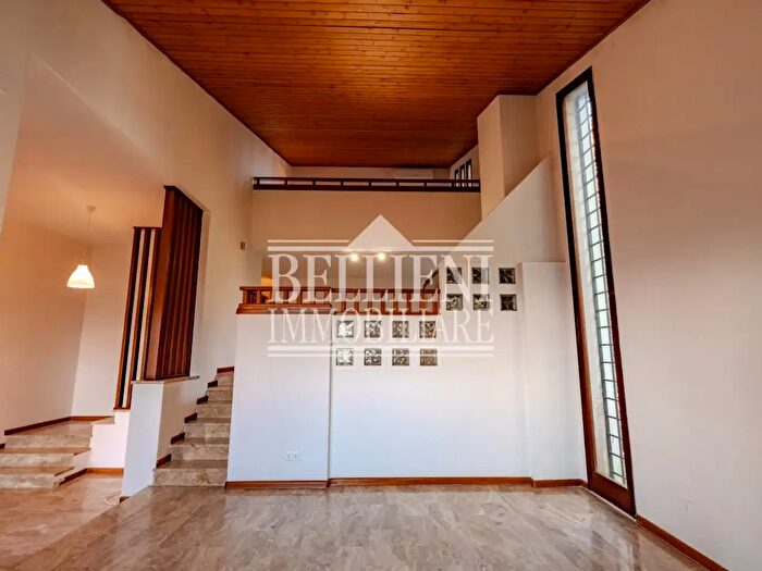 Casa con 5 locali in vendita in Via Giardi, Arcugnano