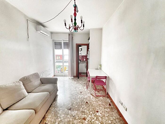 Appartamento bilocale in affitto in Via Carlo Imbonati, Dergano, Milano