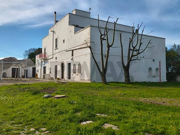 Casa con 12 locali in vendita in Monopoli