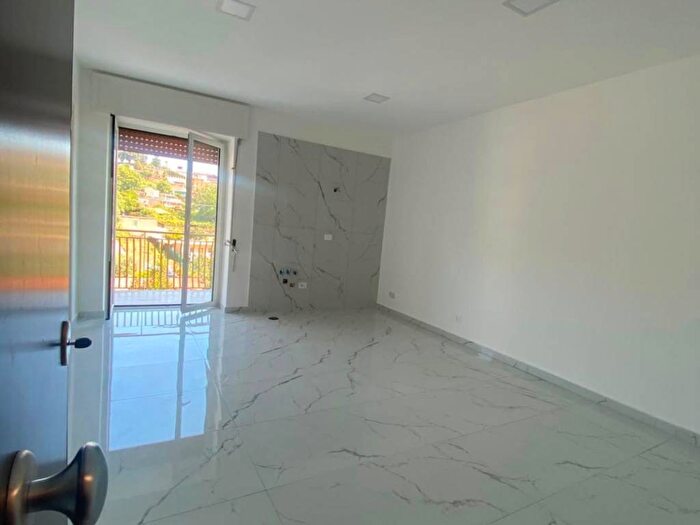 Appartamento monolocale in affitto in Via Sartania, Pianura, Napoli