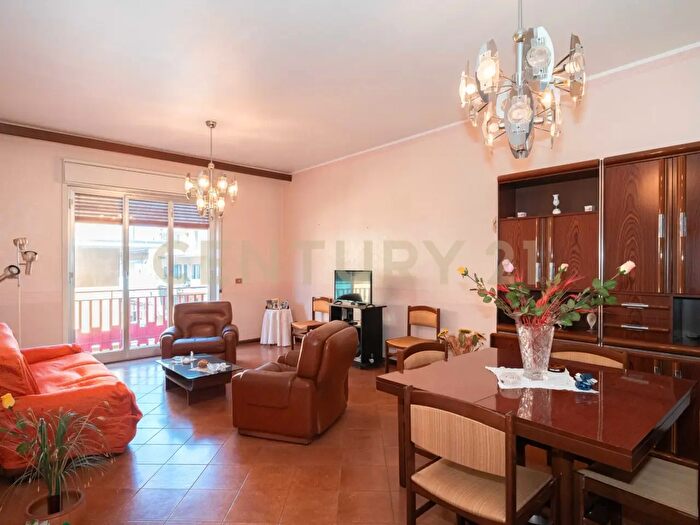 Appartamento con 5 locali in vendita in Via I Retta di Ponente, Belpasso