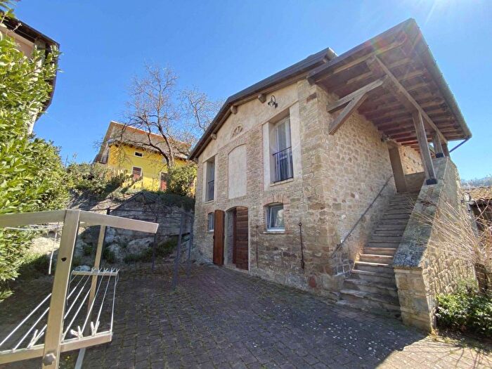 Appartamento trilocale in affitto in Via Villaberza, Castelnovo Ne Monti