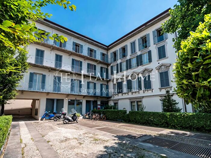 Appartamento trilocale in vendita in Via XX Settembre, Bergamo