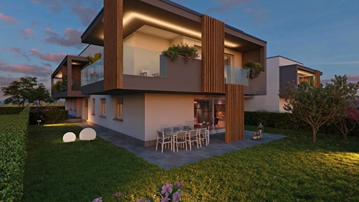 Appartamento quadrilocale in vendita in Via Moroni, Valbrembo