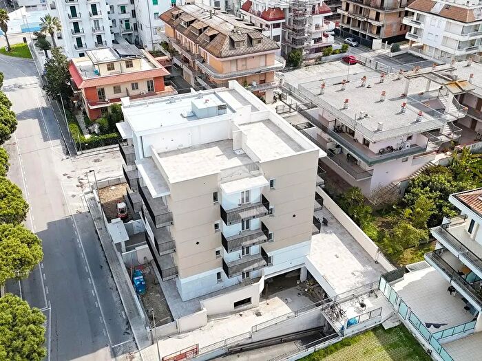 Appartamento trilocale in vendita in Via Adelaide Ristori, San Benedetto Del Tronto