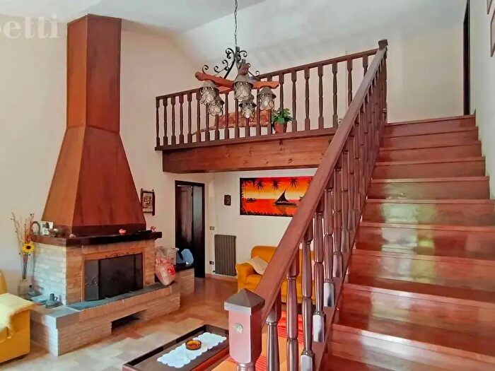 Casa con 5 locali in vendita in Strada della Querciabella, Senigallia