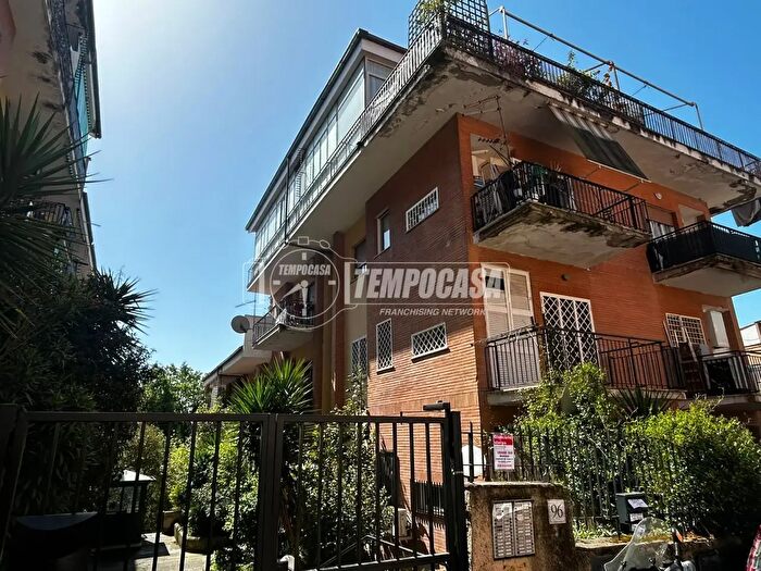 Appartamento bilocale in vendita in Via Gradoli, Roma