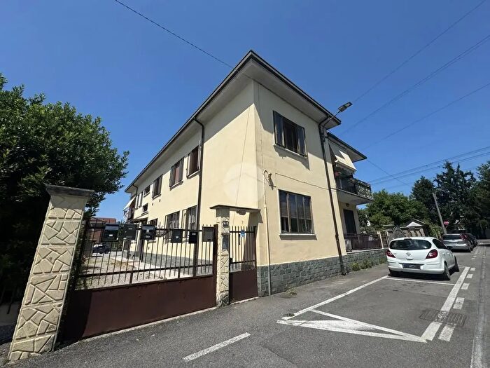Appartamento trilocale in vendita in Via Gerolamo Savonarola, Cesano Maderno