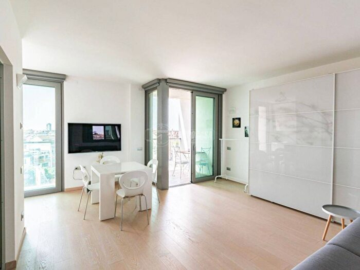 Appartamento monolocale in affitto in Via Paolo Lomazzo, Paolo Sarpi, Milano