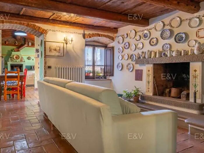 Casa con 6 locali in vendita in Via del Giardino, Bibbiena