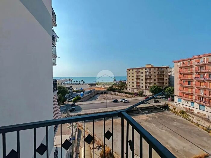 Appartamento con 5 locali in vendita in Via Giuseppe di Vittorio, Manfredonia