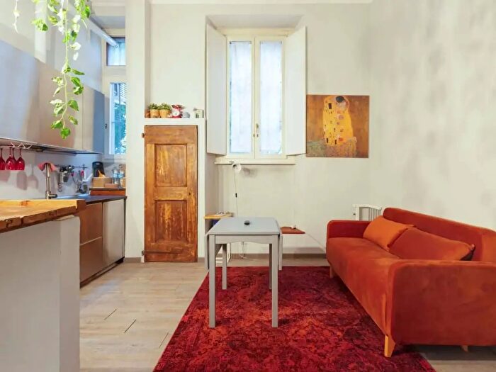 Appartamento monolocale in affitto in Via Ugo Bassi, Milano