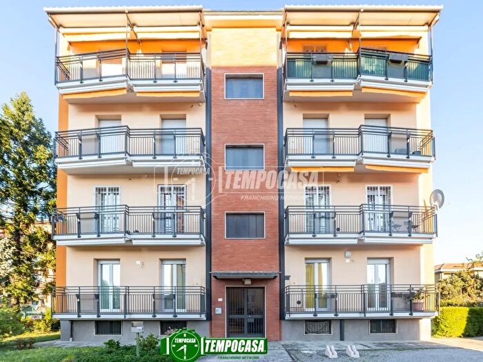 Appartamento trilocale in vendita in Via Adamello, Gessate