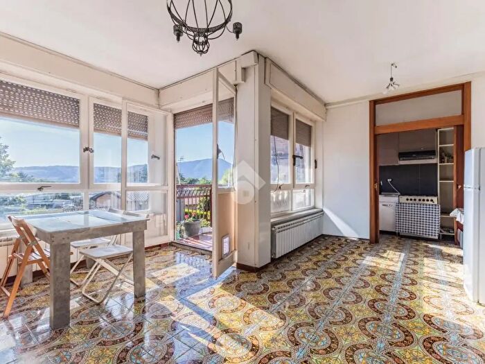 Appartamento quadrilocale in vendita in Viale del Lago Cimino, Ronciglione
