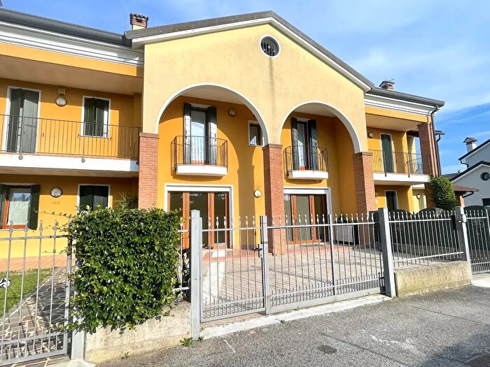 Casa trilocale in vendita in Via Creare, Arzergrande