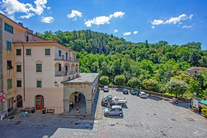 Appartamento trilocale in vendita in Bagnone