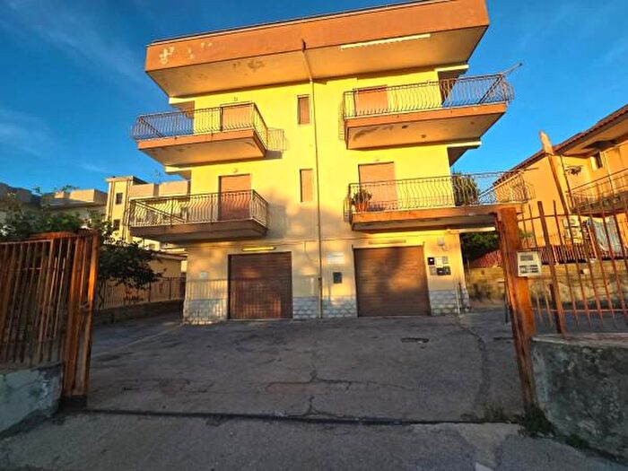 Appartamento quadrilocale in vendita in Via Monterusciello, Pozzuoli