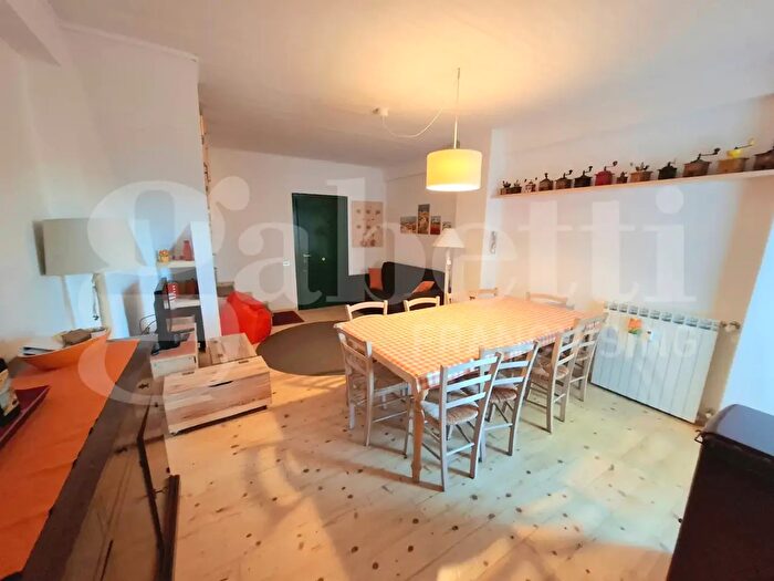 Appartamento quadrilocale in vendita in Via Antonio del Fante, Rocca Di Mezzo