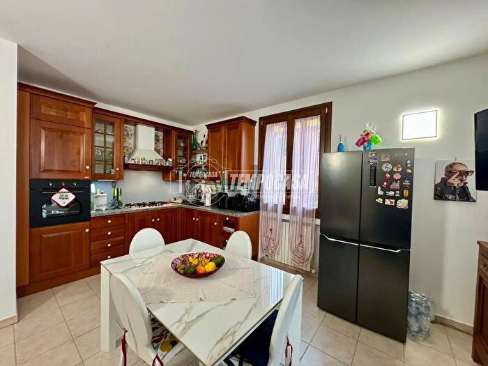 Appartamento trilocale in vendita in Via Stazione M, Bastiglia