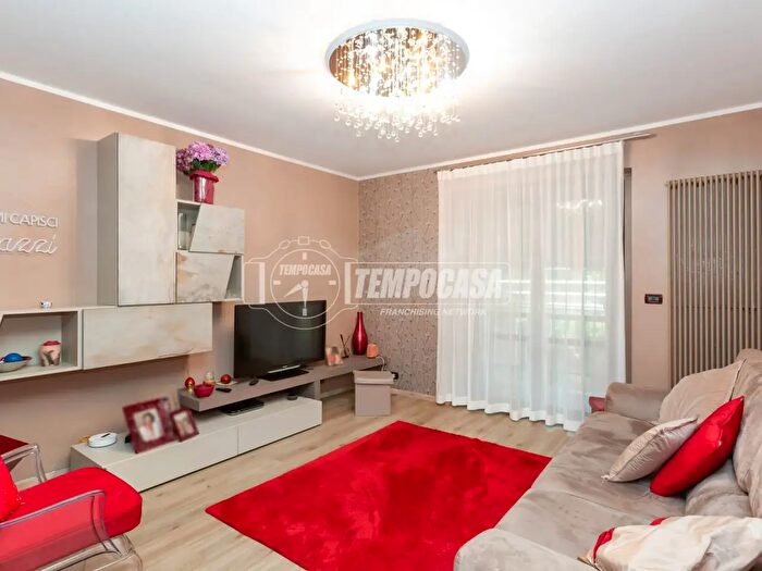 Casa con 6 locali in vendita in Via Lorenzini, Gassino Torinese