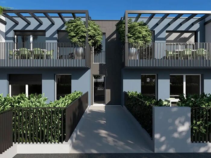 Appartamento con 6 locali in vendita in Via Giorgio Perlasca, Thiene