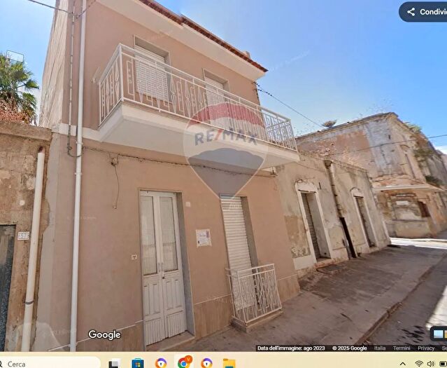 Casa con 6 locali in vendita in Via Platamone, Rosolini