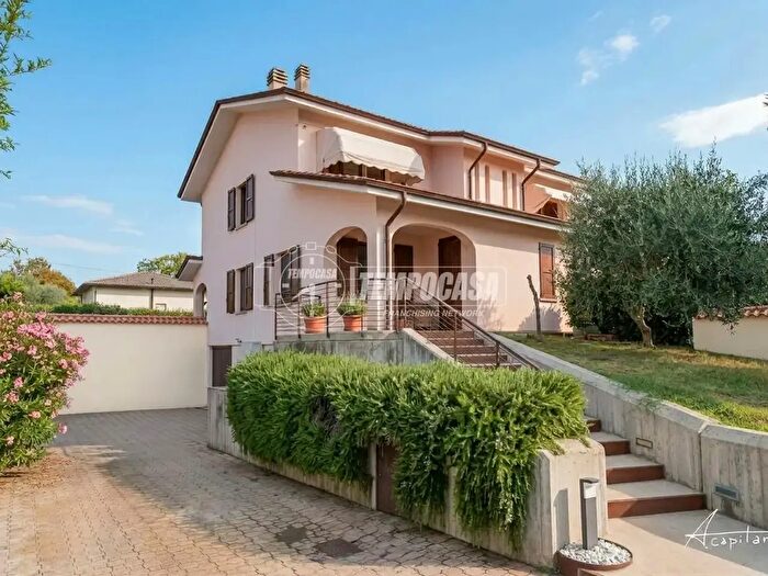 Casa quadrilocale in vendita in Via V Bachelet Roncolo, Quattro Castella
