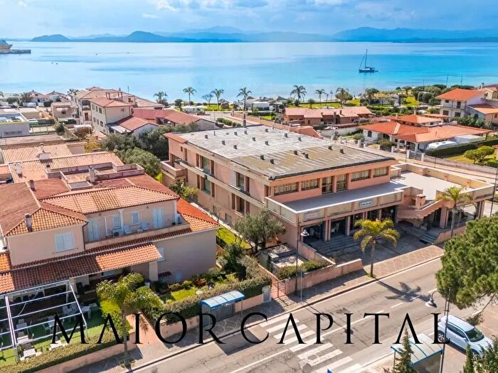 Casa con 7 locali in vendita in Golfo Aranci